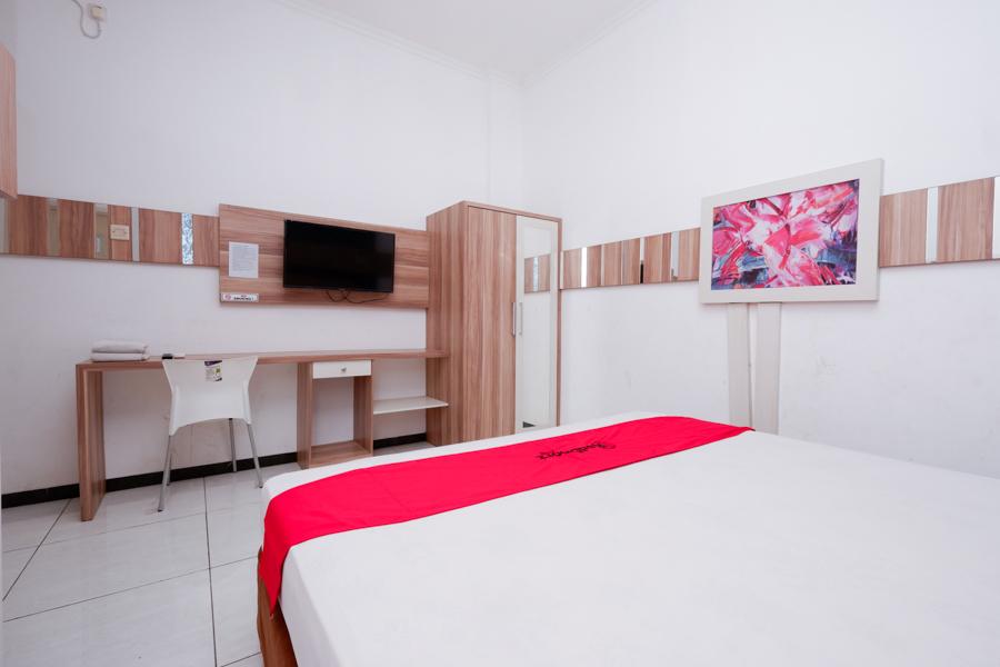 Reddoorz Near Plaza Simpang Lima Hotel Semarang Exterior photo